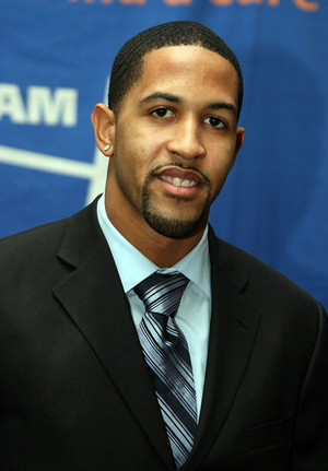 Terrell Thomas of the New York Giants will be co-headlining a camp in Wayne, NJ this summer. 